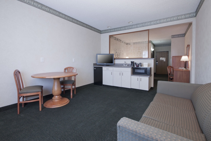 Imagen de los interiores del Hotel Baymont By Wyndham Phoenix North. Foto 13