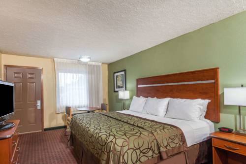 Imagen de la habitación del Hotel Baymont By Wyndham Pigeon Forge Near Island Drive. Foto 2