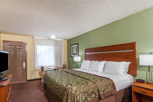 Imagen de la habitación del Hotel Baymont By Wyndham Pigeon Forge Near Island Drive. Foto 5