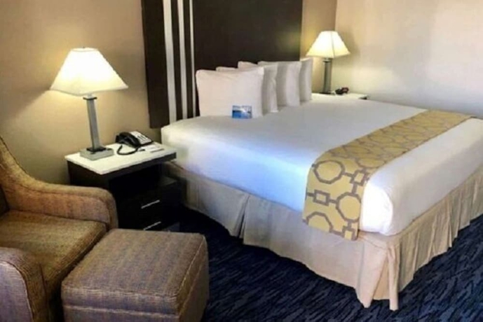 Imagen de la habitación del Hotel Baymont By Wyndham Port Arthur/groves Area. Foto 10