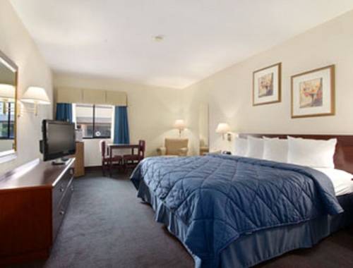 Imagen de la habitación del Hotel Baymont By Wyndham Prince George At Fort Lee. Foto 5
