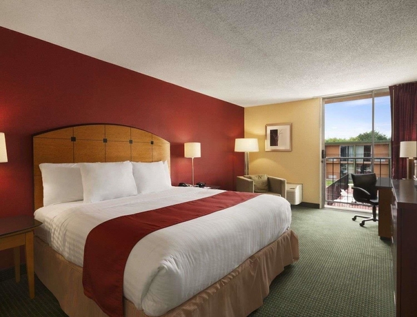 Imagen de la habitación del Hotel Baymont By Wyndham Salem Roanoke Area. Foto 4