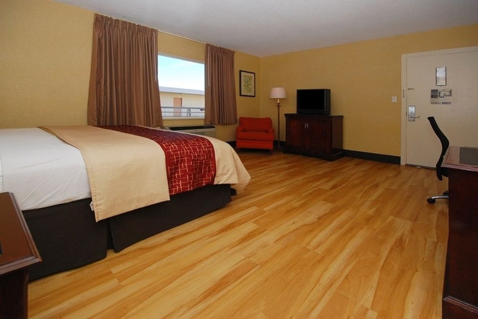 Imagen de la habitación del Hotel Baymont By Wyndham San Diego Downtown. Foto 7