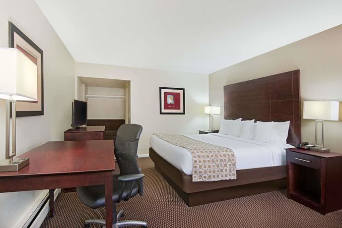 Imagen de la habitación del Hotel Baymont By Wyndham Sandusky. Foto 4