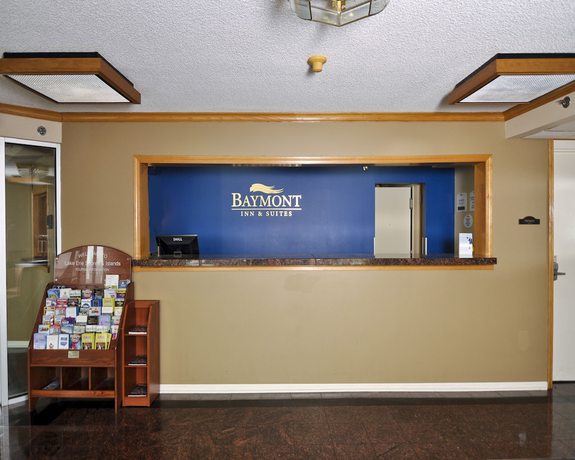 Imagen de los interiores del Hotel Baymont By Wyndham Sandusky. Foto 19