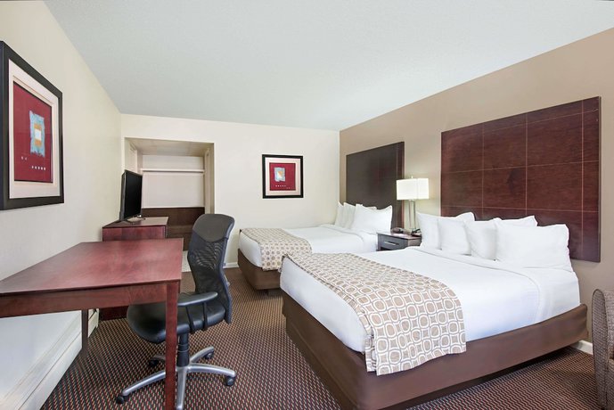 Imagen de la habitación del Hotel Baymont By Wyndham Sandusky. Foto 9