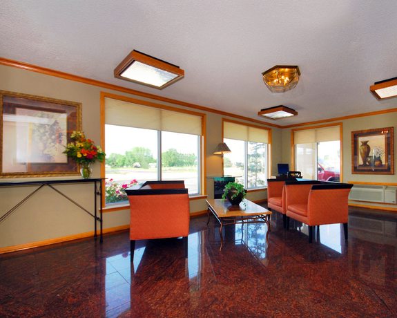 Imagen del bar/restaurante del Hotel Baymont By Wyndham Sandusky. Foto 2