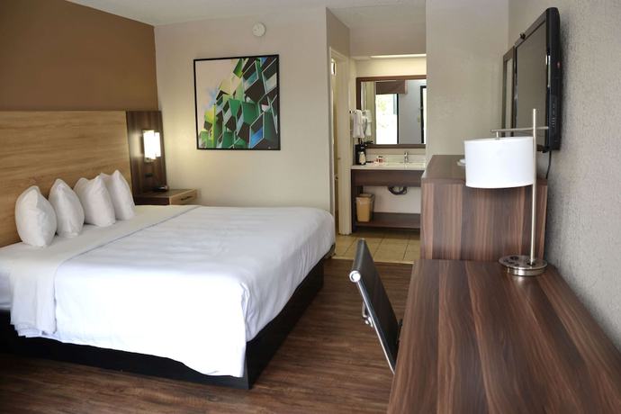 Imagen de la habitación del Hotel Baymont By Wyndham Santee. Foto 14
