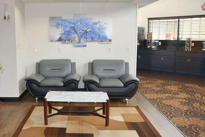Imagen de los interiores del Hotel Baymont By Wyndham Santee. Foto 18