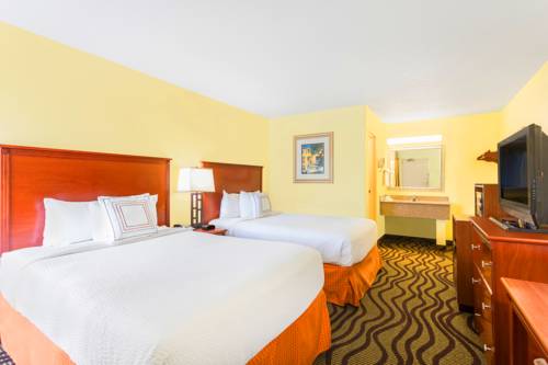 Imagen de la habitación del Hotel Baymont By Wyndham Savannah Midtown. Foto 8