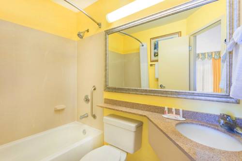 Imagen de la habitación del Hotel Baymont By Wyndham Savannah Midtown. Foto 10