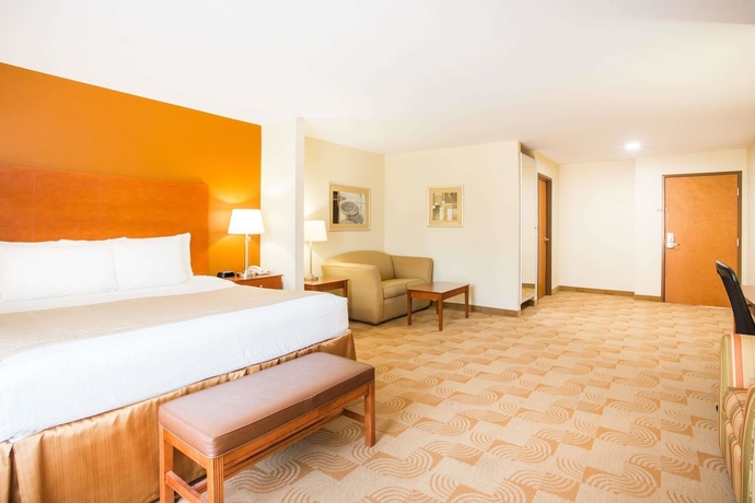 Imagen de la habitación del Hotel Baymont By Wyndham Savannah South. Foto 2