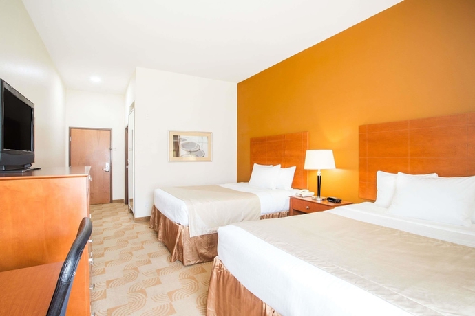 Imagen de la habitación del Hotel Baymont By Wyndham Savannah South. Foto 8