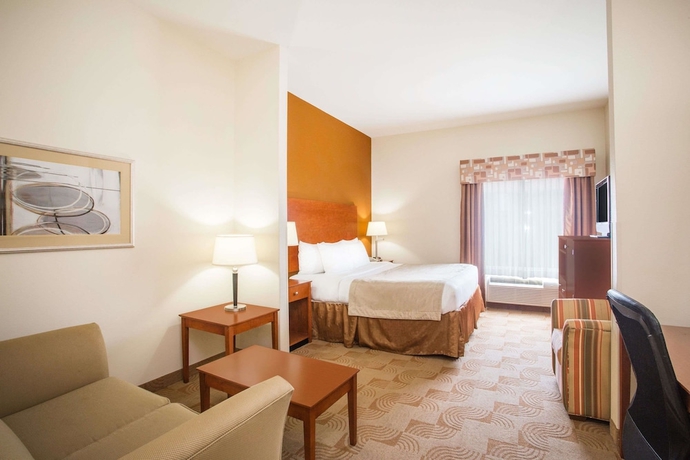 Imagen de la habitación del Hotel Baymont By Wyndham Savannah South. Foto 10