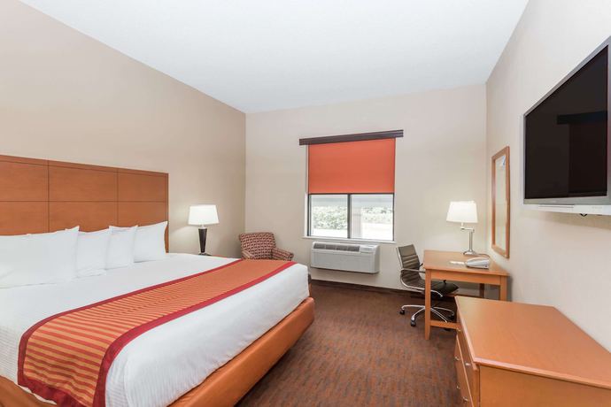 Imagen de la habitación del Hotel Baymont By Wyndham Savannah/garden City. Foto 4