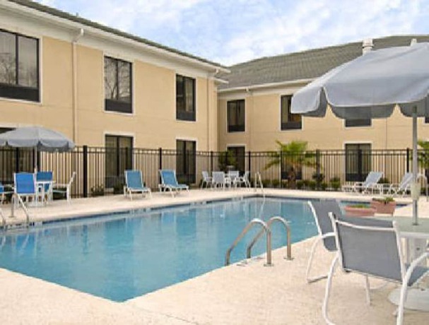 Imagen de los exteriores del Hotel Baymont By Wyndham Savannah/garden City. Foto 15