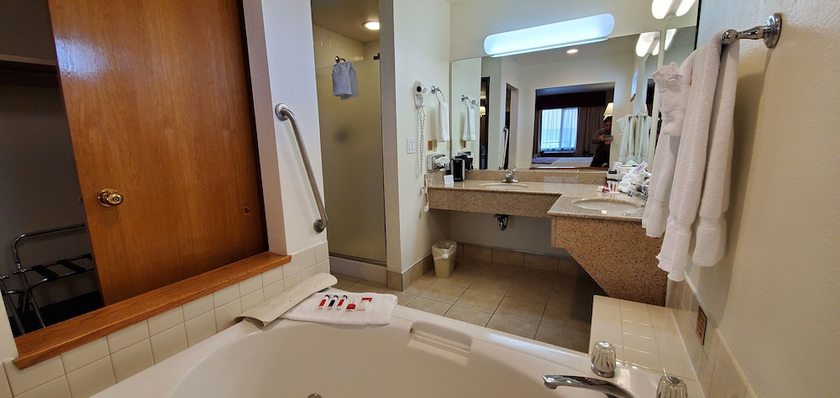 Imagen de la habitación del Hotel Baymont By Wyndham Seattle/kirkland Wa. Foto 13