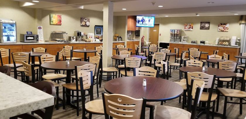 Imagen del bar/restaurante del Hotel Baymont By Wyndham Seattle/kirkland Wa. Foto 2