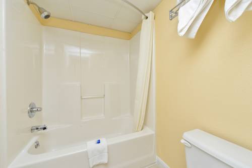 Imagen de la habitación del Hotel Baymont By Wyndham Sevierville Pigeon Forge. Foto 15