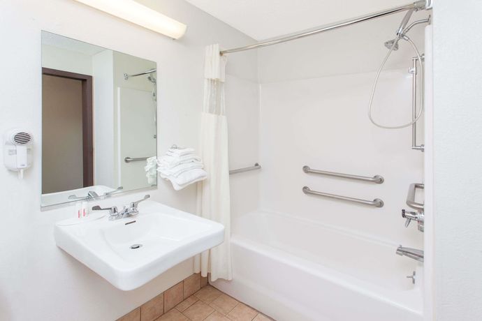 Imagen de la habitación del Hotel Baymont By Wyndham Smyrna. Foto 10