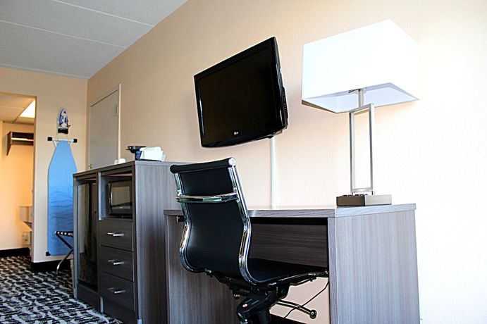 Imagen de la habitación del Hotel Baymont By Wyndham Springfield. Foto 9