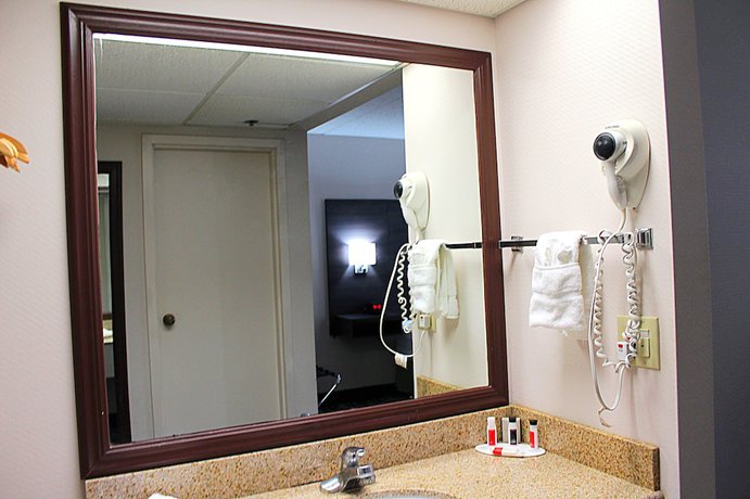 Imagen de la habitación del Hotel Baymont By Wyndham Springfield. Foto 16