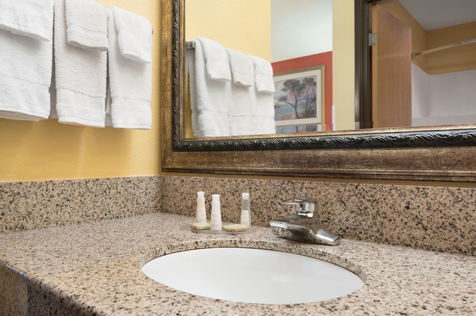 Imagen de la habitación del Hotel Baymont By Wyndham Springfield Il. Foto 4