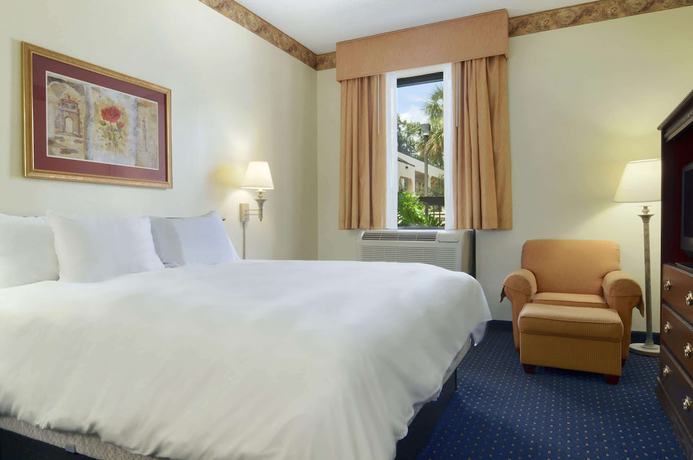 Imagen de la habitación del Hotel Baymont By Wyndham Tallahassee. Foto 5
