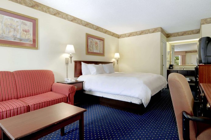 Imagen de la habitación del Hotel Baymont By Wyndham Tallahassee. Foto 7