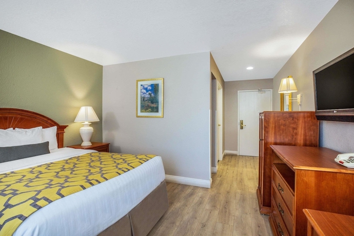 Imagen de la habitación del Hotel Baymont By Wyndham Tehachapi. Foto 4