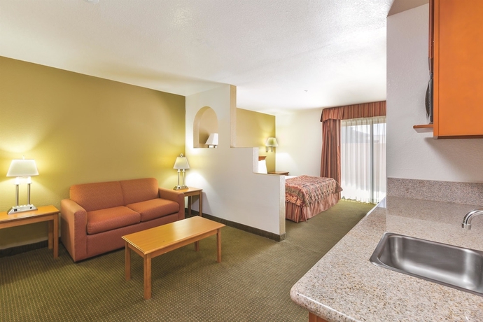 Imagen de la habitación del Hotel Baymont By Wyndham Tehachapi. Foto 8