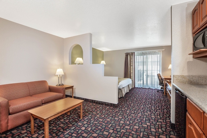 Imagen de la habitación del Hotel Baymont By Wyndham Tehachapi. Foto 9