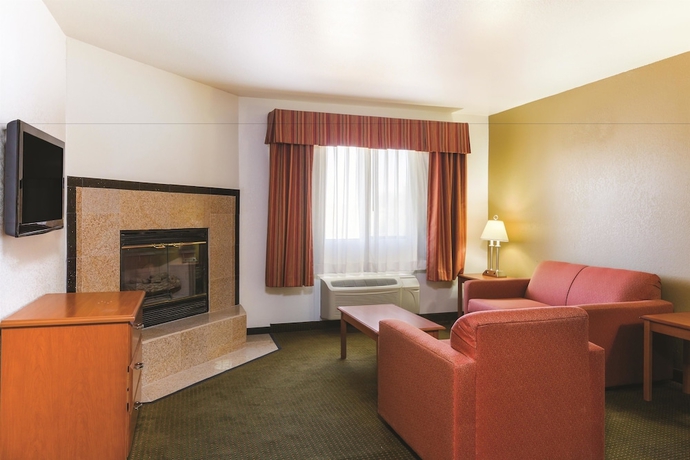 Imagen de la habitación del Hotel Baymont By Wyndham Tehachapi. Foto 10