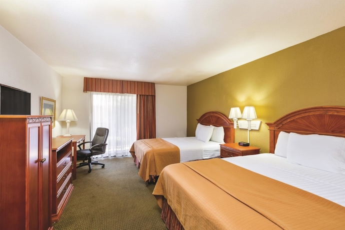Imagen de la habitación del Hotel Baymont By Wyndham Tehachapi. Foto 13