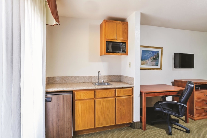 Imagen de la habitación del Hotel Baymont By Wyndham Tehachapi. Foto 15