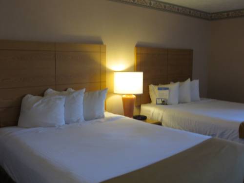 Imagen de la habitación del Hotel Baymont By Wyndham Traverse City. Foto 7