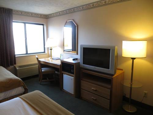 Imagen de la habitación del Hotel Baymont By Wyndham Traverse City. Foto 8