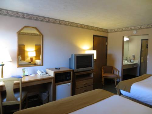 Imagen de la habitación del Hotel Baymont By Wyndham Traverse City. Foto 14