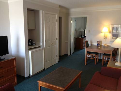 Imagen de la habitación del Hotel Baymont By Wyndham Tulsa Broken Arrow. Foto 3