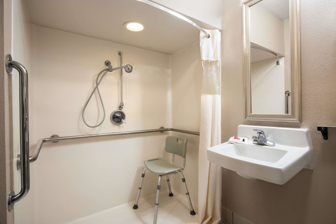 Imagen de la habitación del Hotel Baymont By Wyndham Warrenton, Warrenton. Foto 13