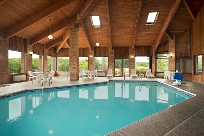 Imagen de la piscina del Hotel Baymont By Wyndham Warrenton, Warrenton. Foto 17