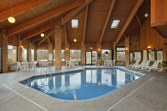 Imagen de la piscina del Hotel Baymont By Wyndham Warrenton, Warrenton. Foto 19