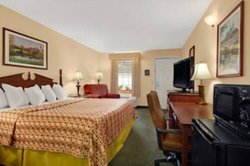 Imagen de la habitación del Hotel Baymont By Wyndham Waycross. Foto 7