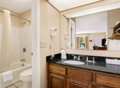 Imagen de la habitación del Hotel Baymont By Wyndham Waycross. Foto 11