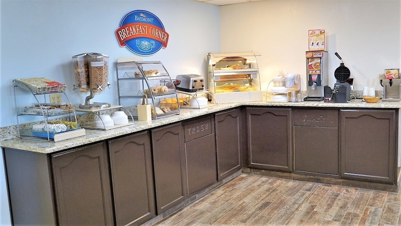 Imagen del bar/restaurante del Hotel Baymont By Wyndham West Plains. Foto 5