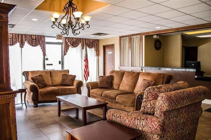 Imagen de los interiores del Hotel Baymont By Wyndham Youngstown. Foto 15