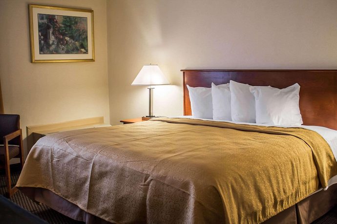 Imagen de la habitación del Hotel Baymont By Wyndham Youngstown. Foto 8