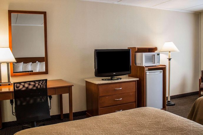 Imagen de la habitación del Hotel Baymont By Wyndham Youngstown. Foto 9