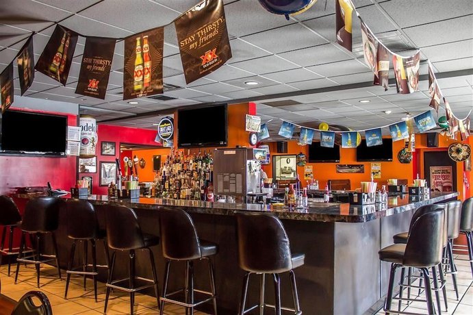 Imagen del bar/restaurante del Hotel Baymont By Wyndham Youngstown. Foto 6