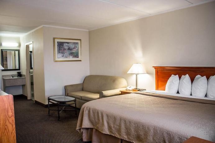 Imagen de la habitación del Hotel Baymont By Wyndham Youngstown. Foto 14